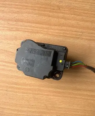 Volvo XC60 Air flap motor/actuator 19F616 F7138 141022