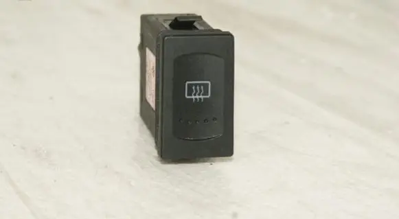 Volkswagen PASSAT B5 Windscreen/window heater switch 3B0959621C