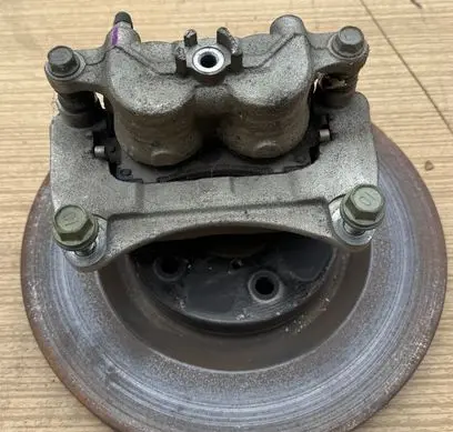 Front brake caliper