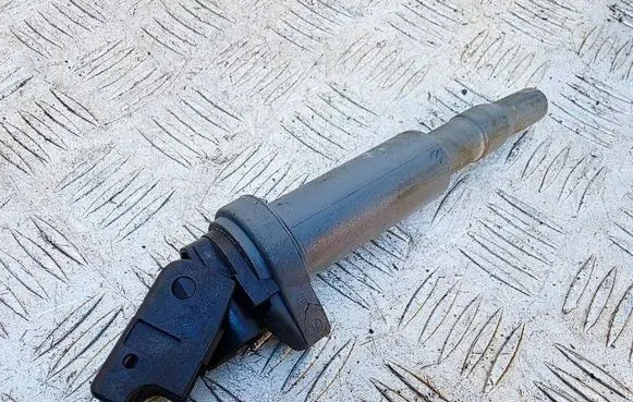 BMW 1 E81 E87 High voltage ignition coil 0221504471