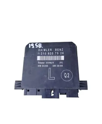 Mercedes-Benz E W210 Door control unit/module 2108207526