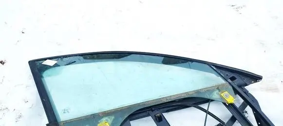 Audi A6 S6 C5 4B Front door window glass four-door AS2