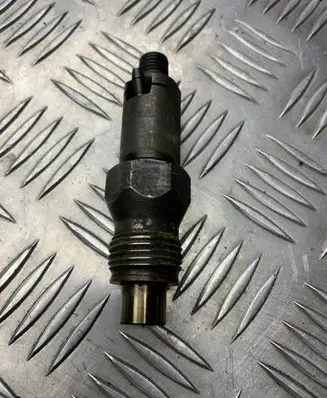 Renault Megane I Fuel injector 6735401D