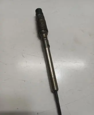 Volkswagen Touran II Glow plug 03L905061G