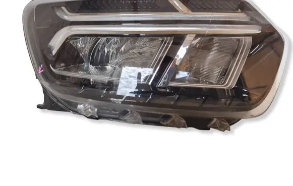 Dacia Duster II Headlight/headlamp 260101613R 486882CA72
