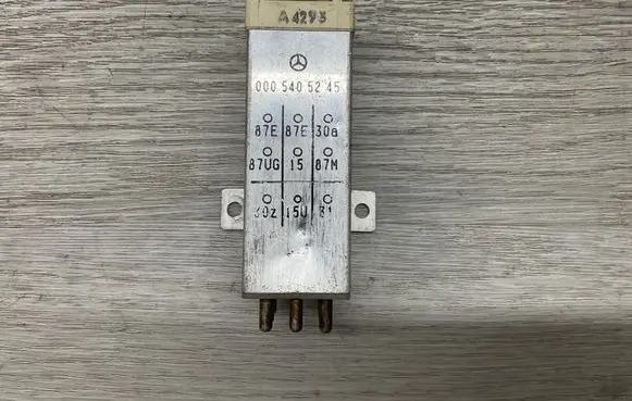 Mercedes-Benz E W124 Other relay 0005405245