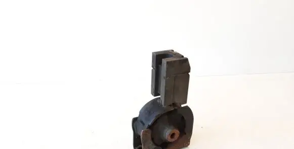 Toyota RAV 4 (XA20) Engine mount bracket