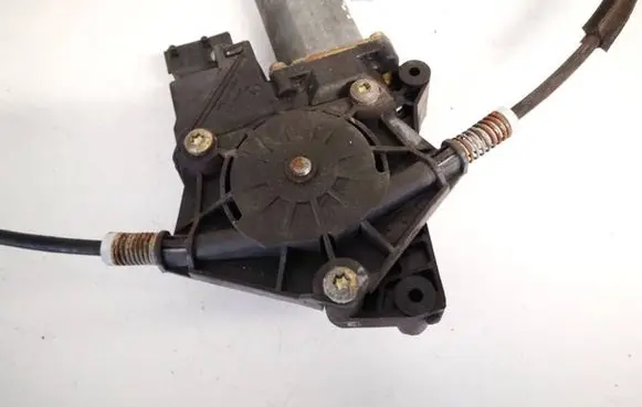 Peugeot 406 Front door window regulator motor 0130821674 111169-xxx
