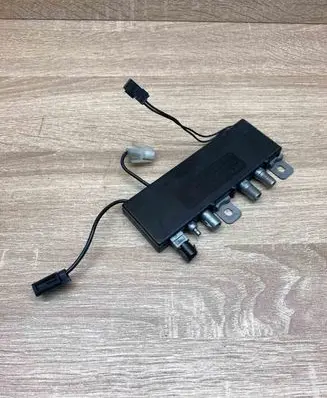 BMW 5 E39 Antenna control unit 8352774