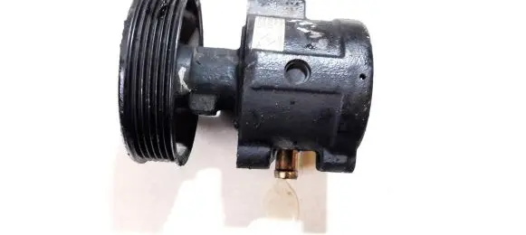 Renault Megane I Power steering pump 7700840106 7700840801b