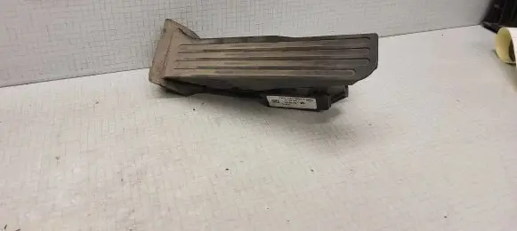 Skoda Octavia Mk2 (1Z) Accelerator throttle pedal 1K1721503P