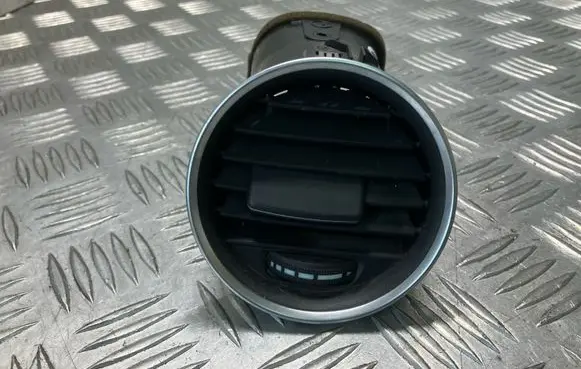 Mercedes-Benz C W204 Dashboard side air vent grill/cover trim A2048306654