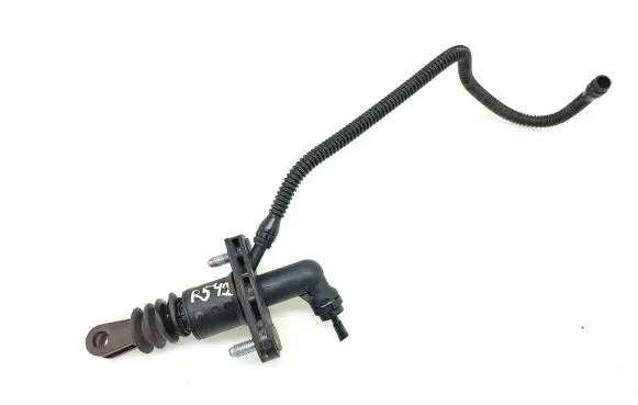 Suzuki Grand Vitara II Clutch master cylinder 2381064J00