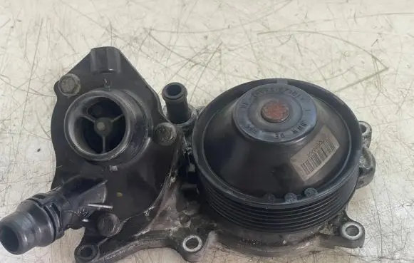 BMW 5 F10 F11 Water pump 781083302