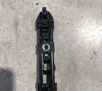 Volkswagen Golf VII Seat belt height adjuster 8V0857819