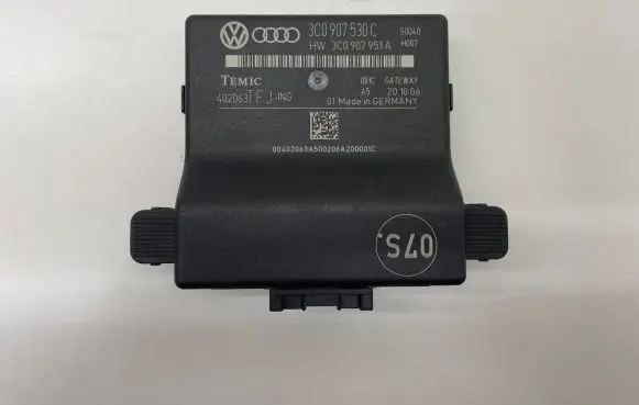 Volkswagen PASSAT B6 Gateway control module 3C0907530C