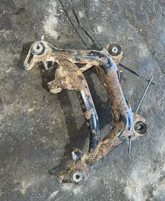 BMW 3 E46 Rear subframe 33316770785