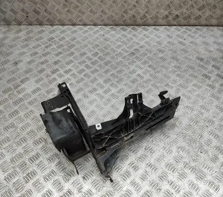 BMW 5 F10 F11 Headlight/headlamp mounting bracket 7200793