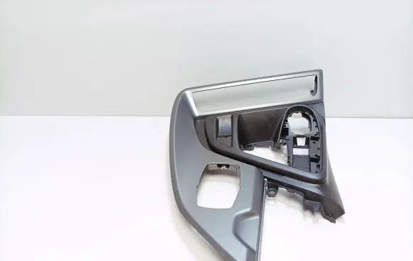 Other center console (tunnel) element