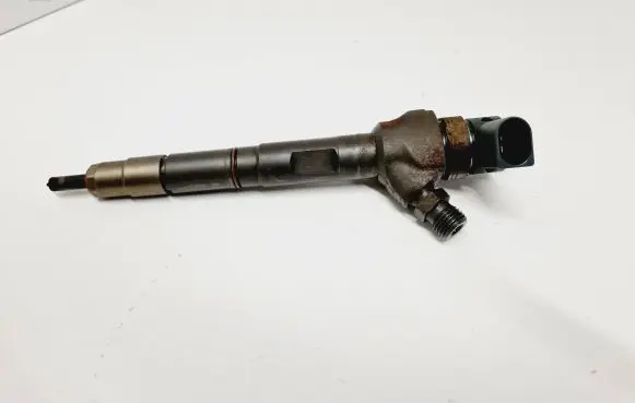 Skoda Octavia Mk3 (5E) Fuel injector 04L130277
