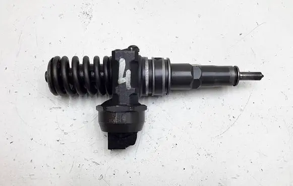 Fuel injector
