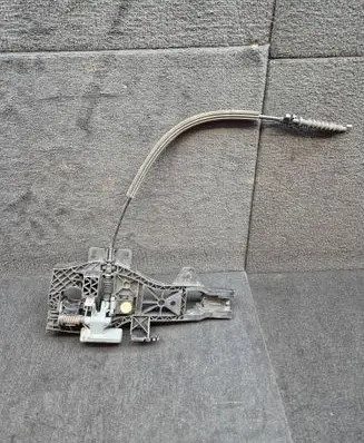 Audi Q7 4L Rear door exterior handle/bracket 4L0839886H 4L089886