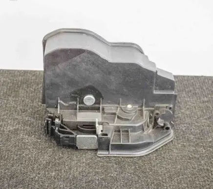 BMW 2 F22 F23 Front door lock 7202145