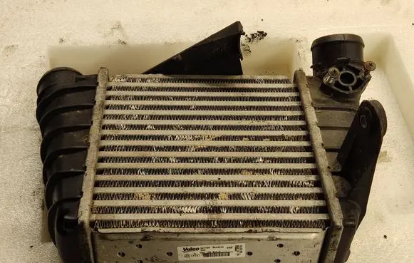 Volkswagen Fox Intercooler radiator 862403N
