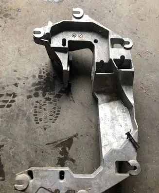 BMW X5 F15 Gearbox mounting bracket 6872913 044510