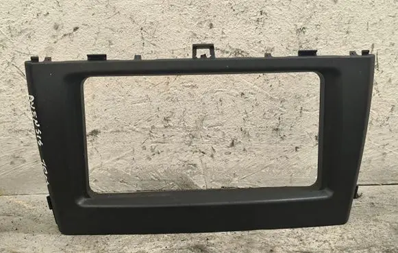 Toyota Avensis T270 Radio/GPS head unit trim 9850