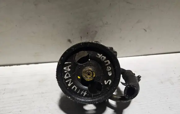 Hyundai Coupe Power steering pump 5711023510