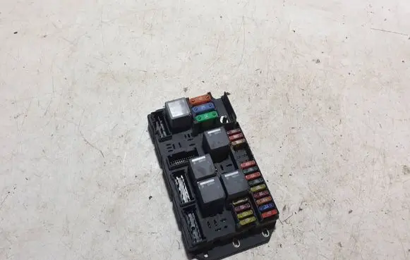 Jaguar XJL Fuse box set 111024175806 518987029 AW9314A073BC