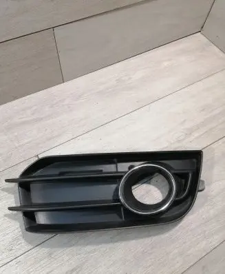 Audi A1 Front bumper lower grill 8x0807682a