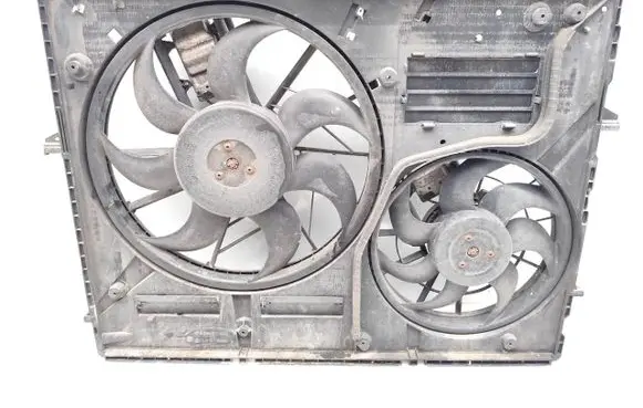 Audi Q7 4L Radiator cooling fan shroud 7L0121203F