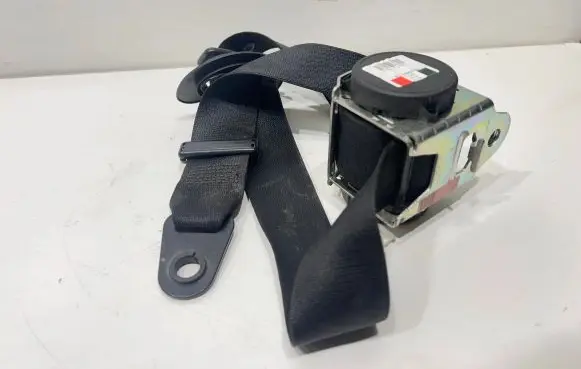 Mini Cooper Countryman R60 Front seatbelt 617059800B 130204