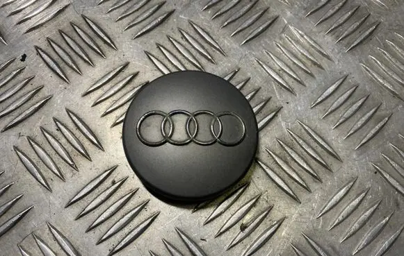 Audi A6 S6 C6 4F Original wheel cap 8D0601170