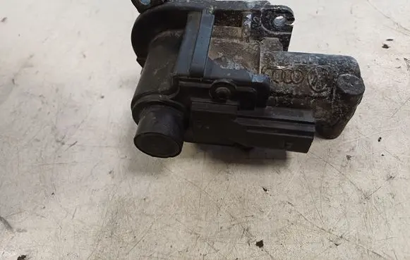 Volkswagen PASSAT B6 EGR valve 03G131502
