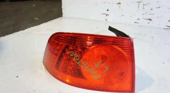 Volkswagen Phaeton Rear/tail lights