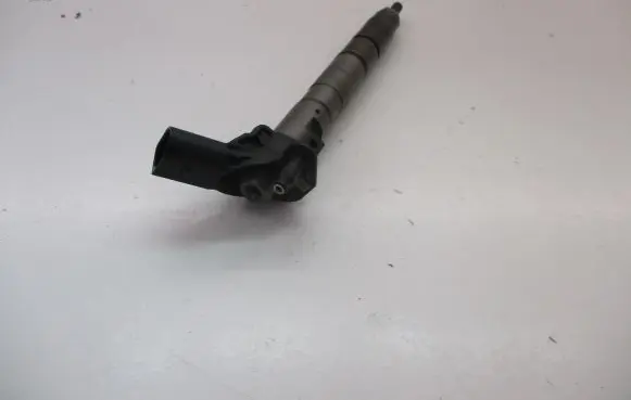 Audi A4 S4 B8 8K Fuel injector 057130277AG 0445115058