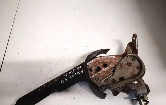 Handbrake/parking brake lever assembly