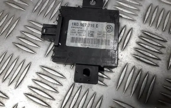Audi A3 S3 8P Alarm control unit/module 1k0907719c