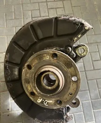 Seat Altea XL Front wheel hub spindle knuckle