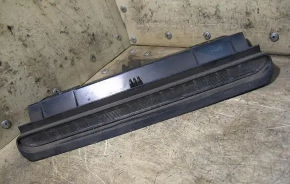 Volvo S70 V70 V70 XC Third/center stoplight 9151490