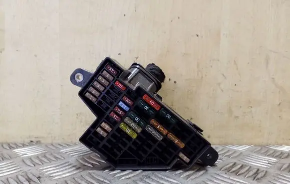 Skoda Superb B6 (3T) Fuse module