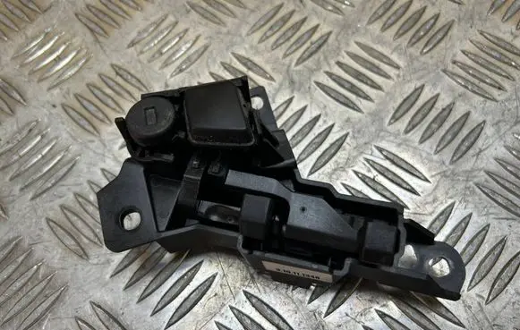 BMW 5 F10 F11 Glove box lock 1600086