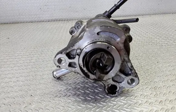Toyota Avensis T250 Vacuum pump 2930027020 0810002740