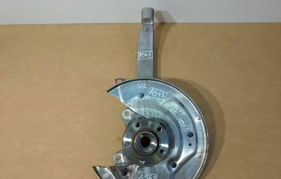 Volvo XC60 Front wheel hub spindle knuckle 31476878