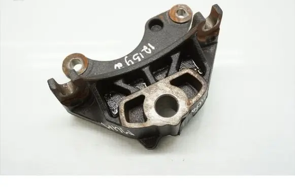 Fiat 500 Engine mounting bracket