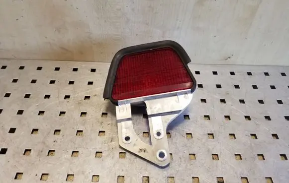 Toyota Avensis T250 Third/center stoplight E130892