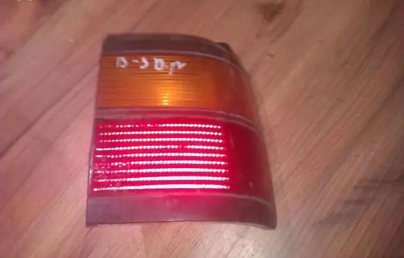 Volkswagen PASSAT B3 Rear/tail lights 333945257